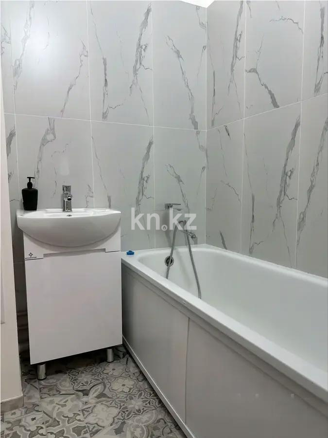 Продажа 2-комнатной квартиры, 45 м², ул. Жарокова, дом  286 в Алматы - фото 4