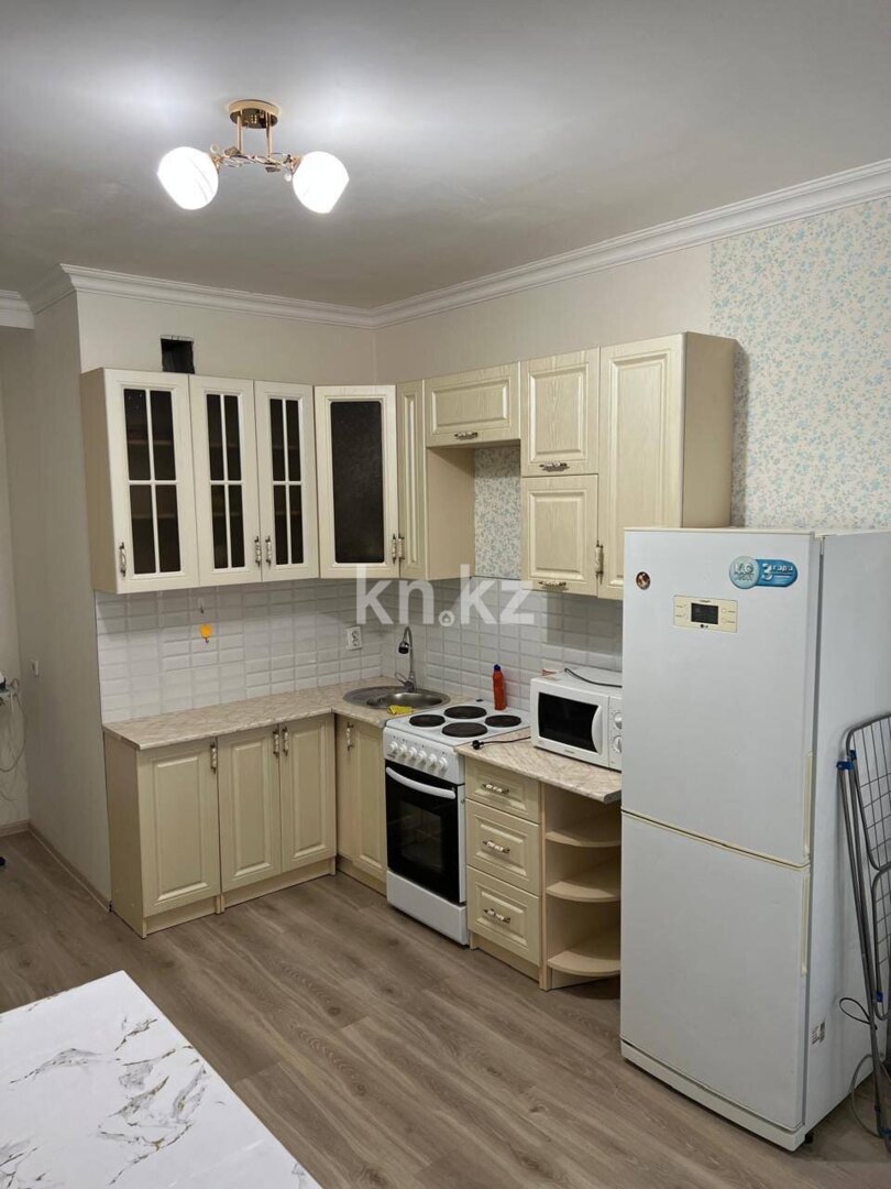 Аренда 1-комнатной квартиры, 45 м² в Астане