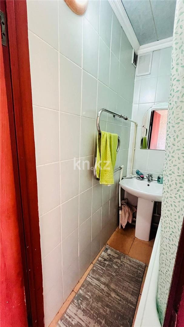 Продажа 4-комнатной квартиры, 63 м², мкр-н 14 - Продажа квартир в Караганде фото 15 из 19