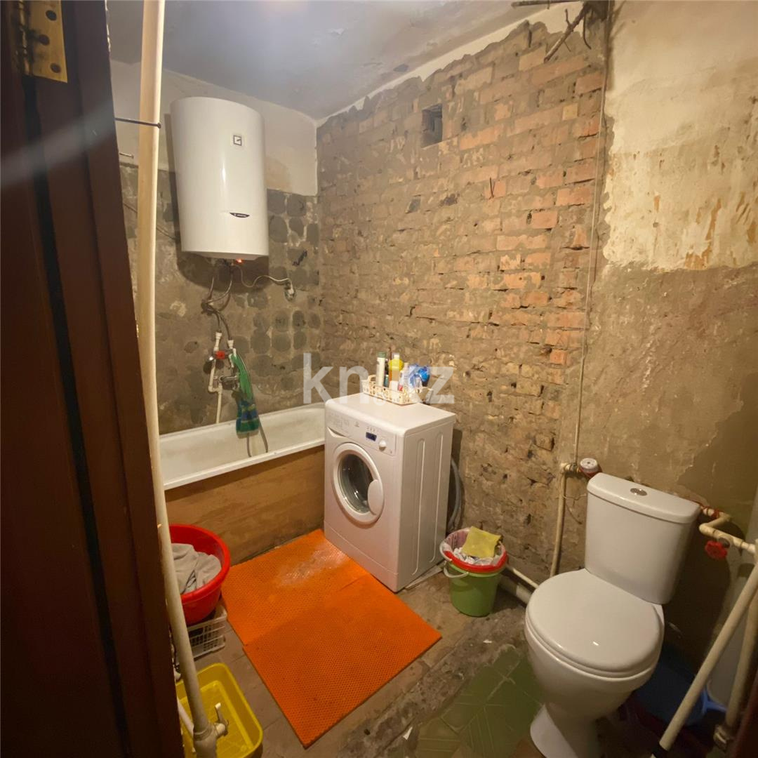 Продажа 3-комнатной квартиры, 63 м², мкр-н Восток-2 в Караганде - фото 7