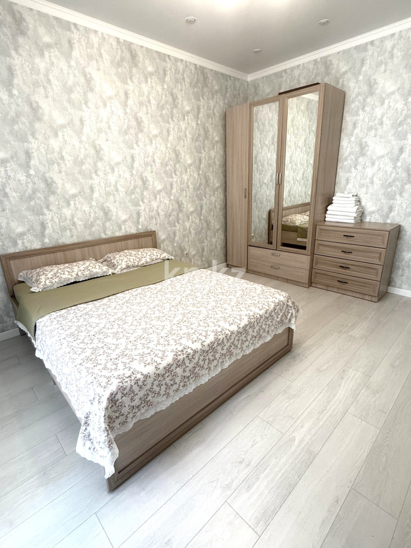 Аренда 3-комнатной квартиры посуточно, 86 м², пр. Кабанбай батыра, дом  64 - ул. Рыскулова - Аренда квартир посуточно в Астане с фото фото 1 из 6