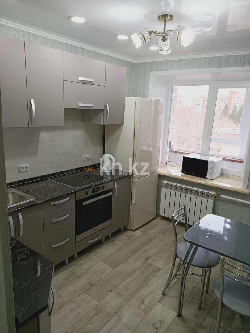 Аренда 2-комнатной квартиры посуточно, 60 м², ул. Набережная Славского, дом  14 - Аренда квартир посуточно в Усть-Каменогорске фото 3 из 12