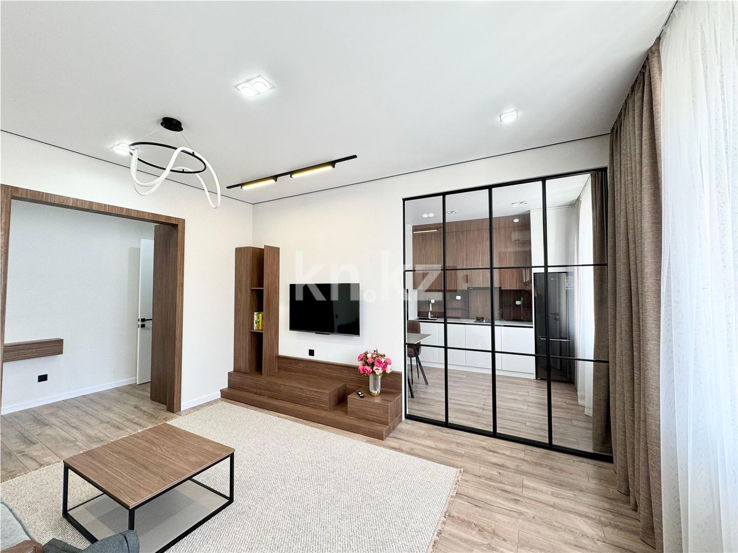 Продажа 2-комнатной квартиры, 58 м², пр. Бухар-жырау, дом  74 - Продажа квартир в Караганде фото 1 из 10
