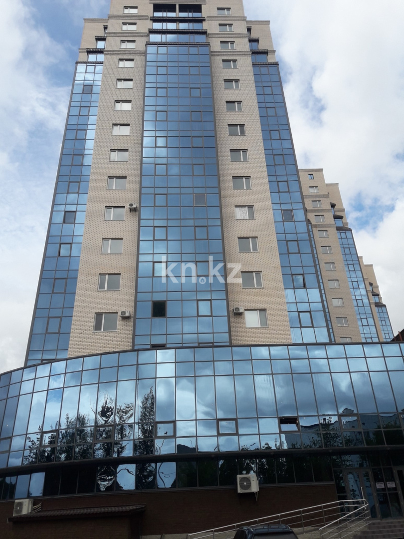 Аренда 3-комнатной квартиры, 83 м², ул. Ержанова, дом  34/1 - Аренда квартиры помесячно в Караганде фото 1 из 40
