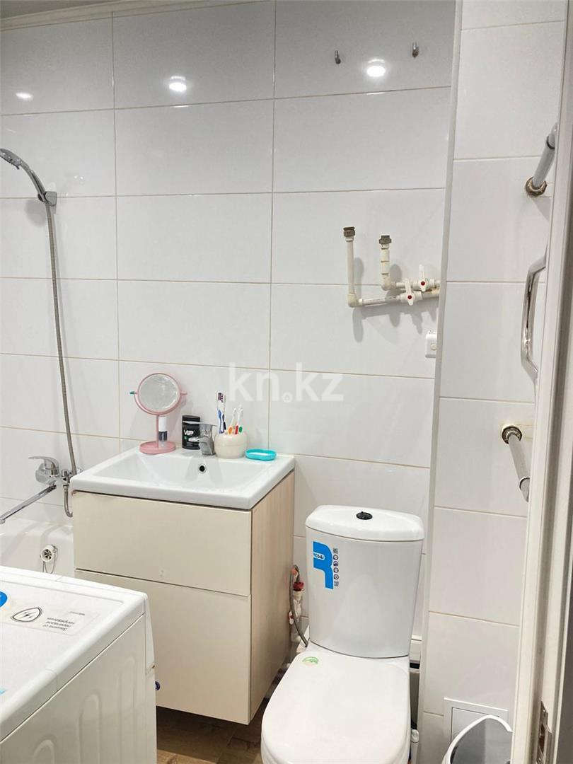 Продажа 3-комнатной квартиры, 63 м², ул. Дюсембекова в Караганде - фото 14