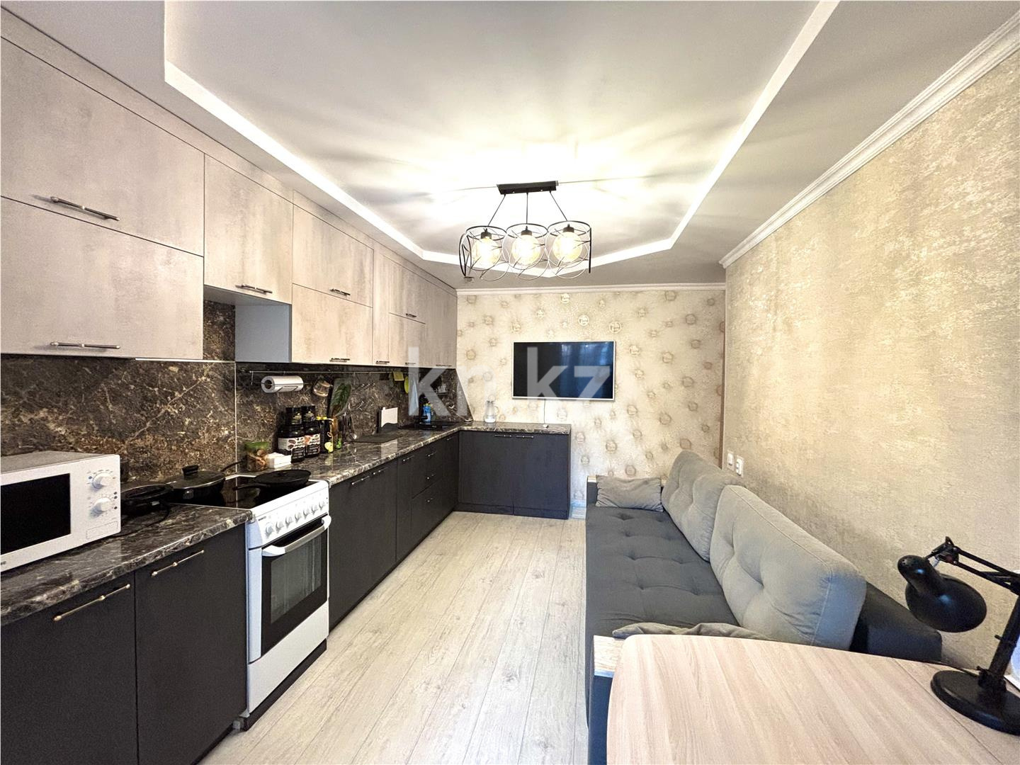 Продажа 3-комнатной квартиры, 65 м², ул. Крылова, дом  38 - Продажа квартир в Караганде фото 2 из 15