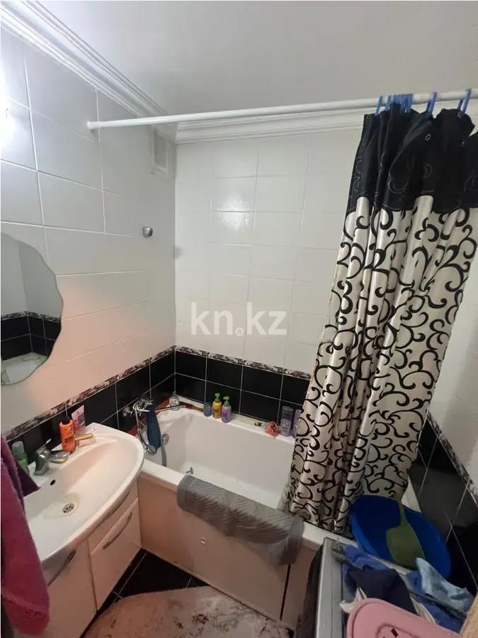 Продажа 3-комнатной квартиры, 68 м², мкр-н Гульдер-1, дом  2 в Караганде - фото 5