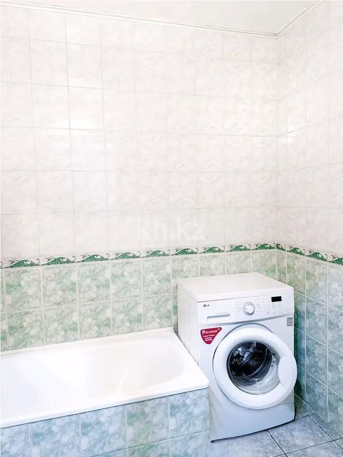 Продажа 2-комнатной квартиры, 45 м², пр. Бухар-жырау, дом  52 в Караганде - фото 4