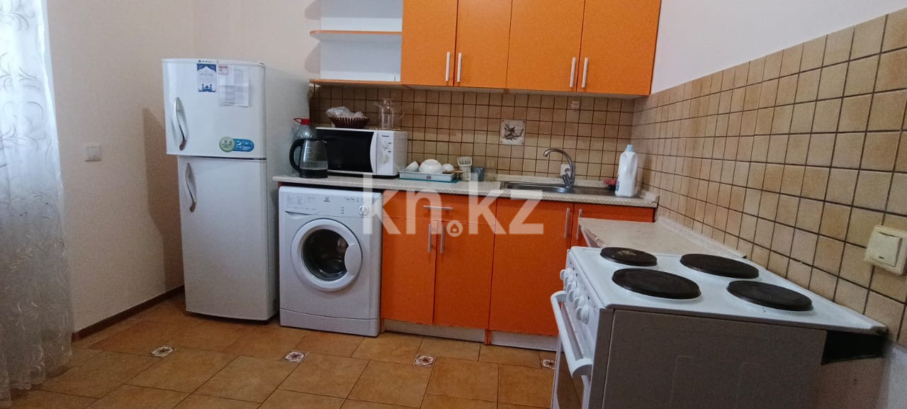 Аренда 1-комнатной квартиры, 50 м², ул. Туркестан, дом  8 в Астане - фото 2