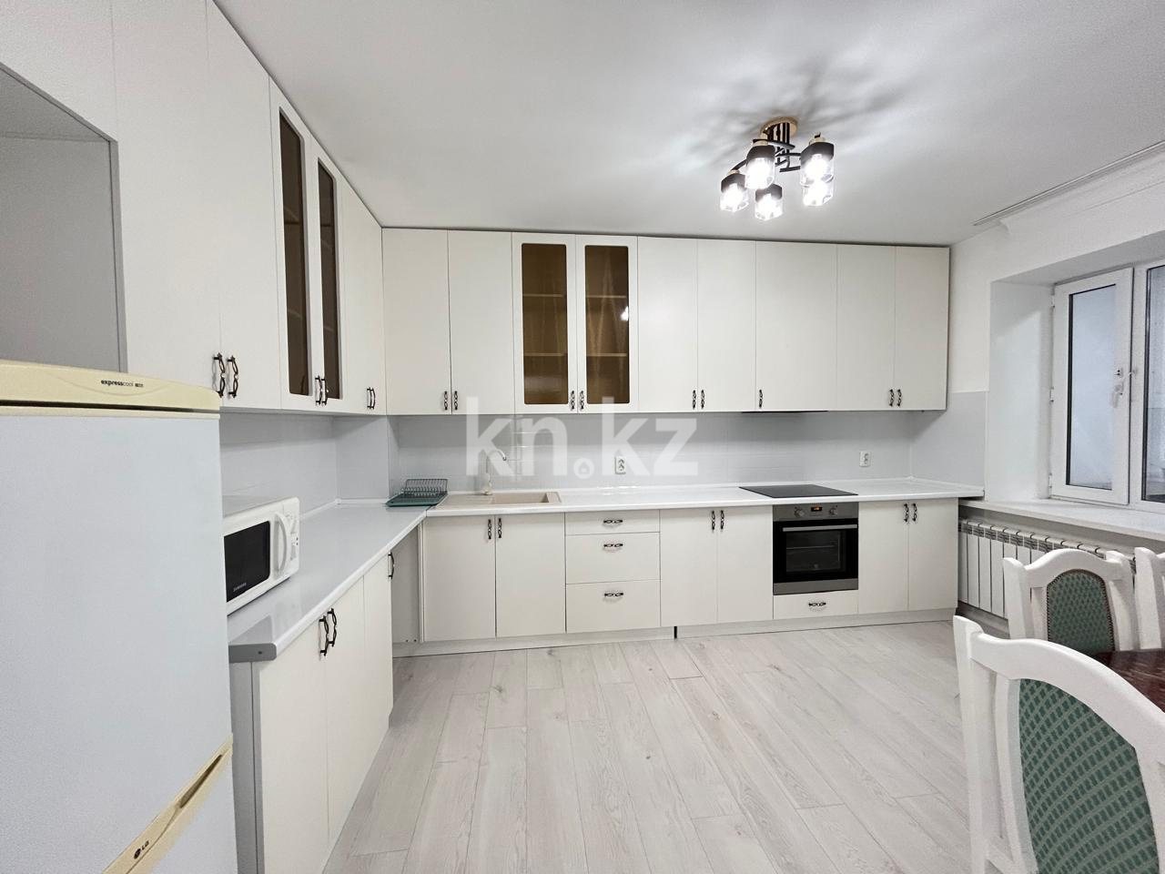 Продажа 3-комнатной квартиры, 154.9 м², ул. Омарова - Продажа квартир в Астане фото 1 из 24