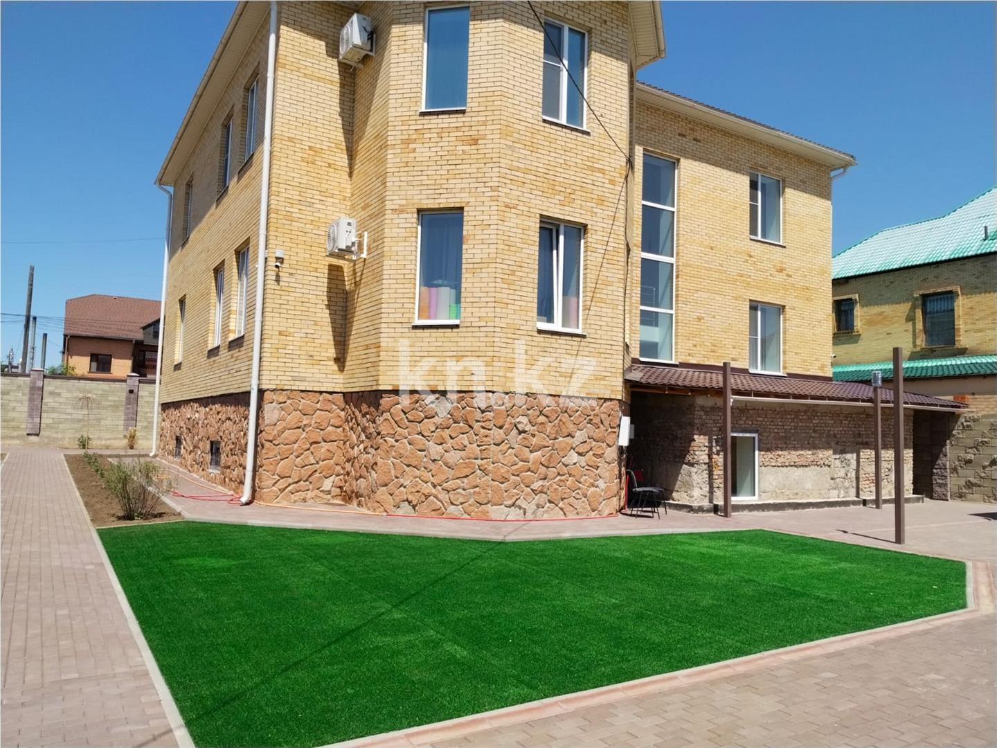 Продажа 7-комнатного дома, 470 м² - Продажа домов, коттеджей в Караганде - страница 4 фото 1 из 15