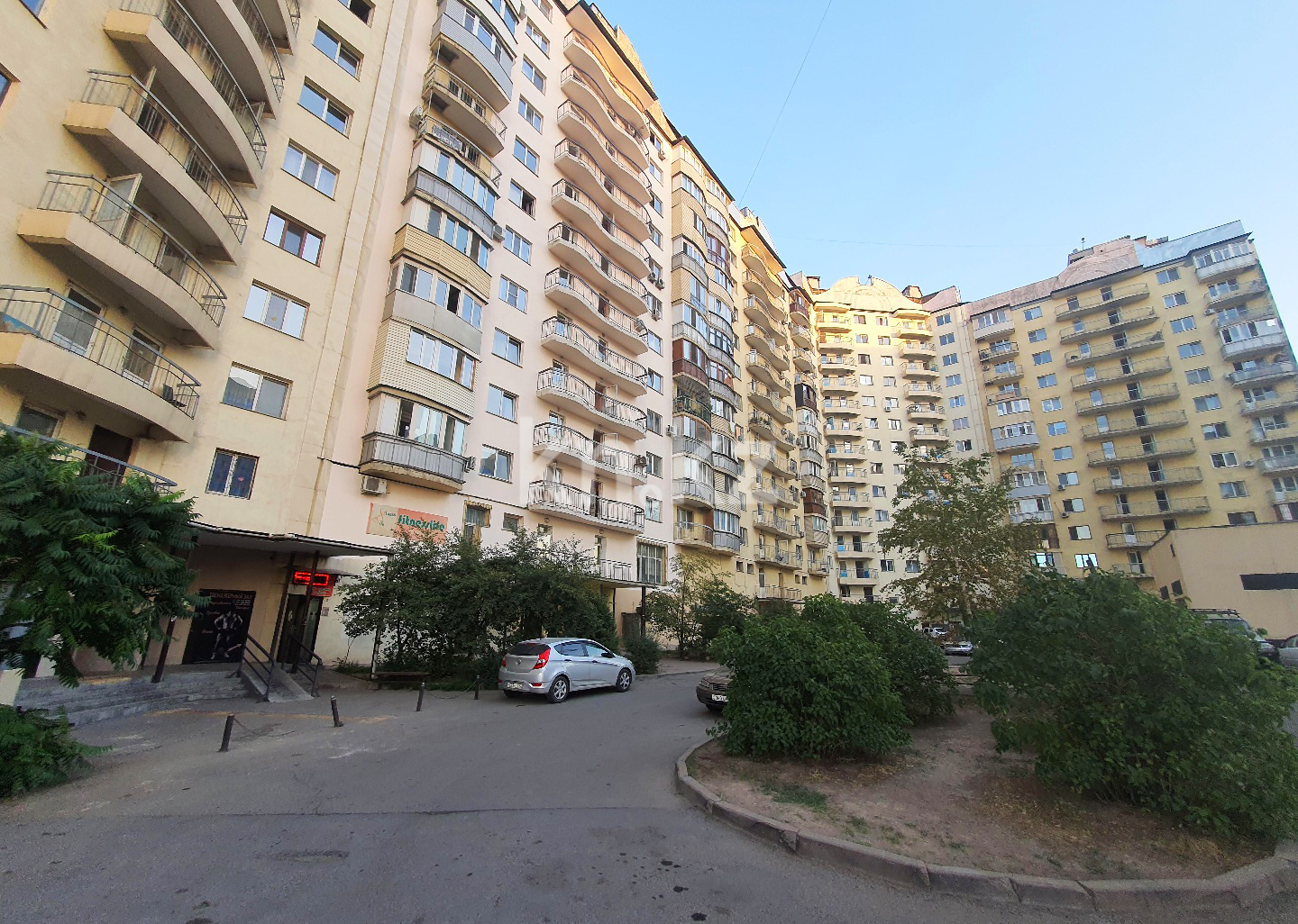 Продажа 4-комнатной квартиры, 119 м², ул. Толе би, дом  273а в Алматы - фото 6