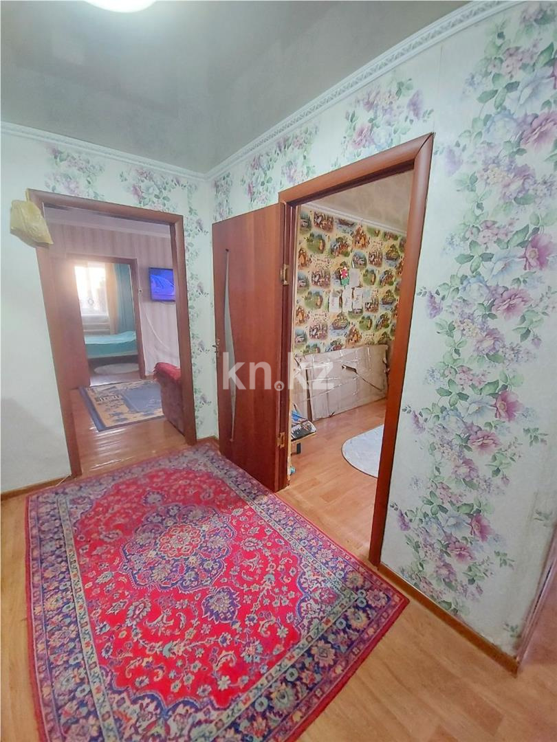 Продажа 4-комнатной квартиры, 62 м², ул. Жекибаева, дом  146 - Продажа квартир в Караганде фото 9 из 13