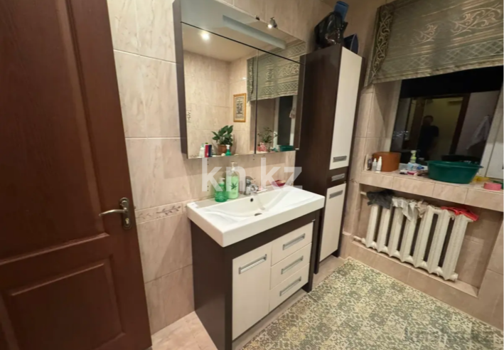 Продажа 6-комнатной квартиры, 220 м², ул. Ержанова, дом  12 - Продажа  пятикомнатных квартир в Караганде без посредников фото 13 из 13