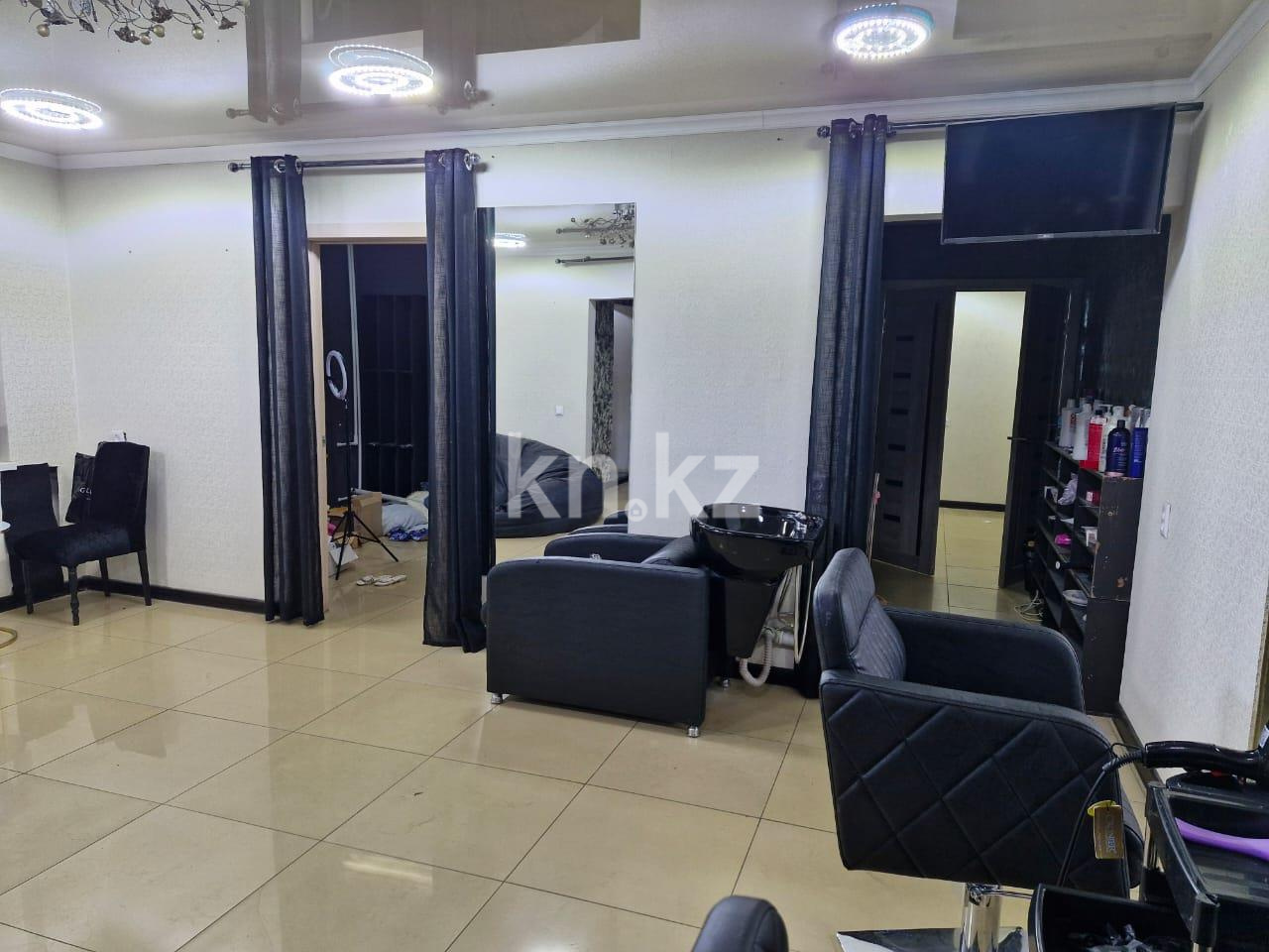 Продажа , 200 м², мкр-н Степной-4 - Продажа офисных и торговых помещений в Караганде фото 4 из 32