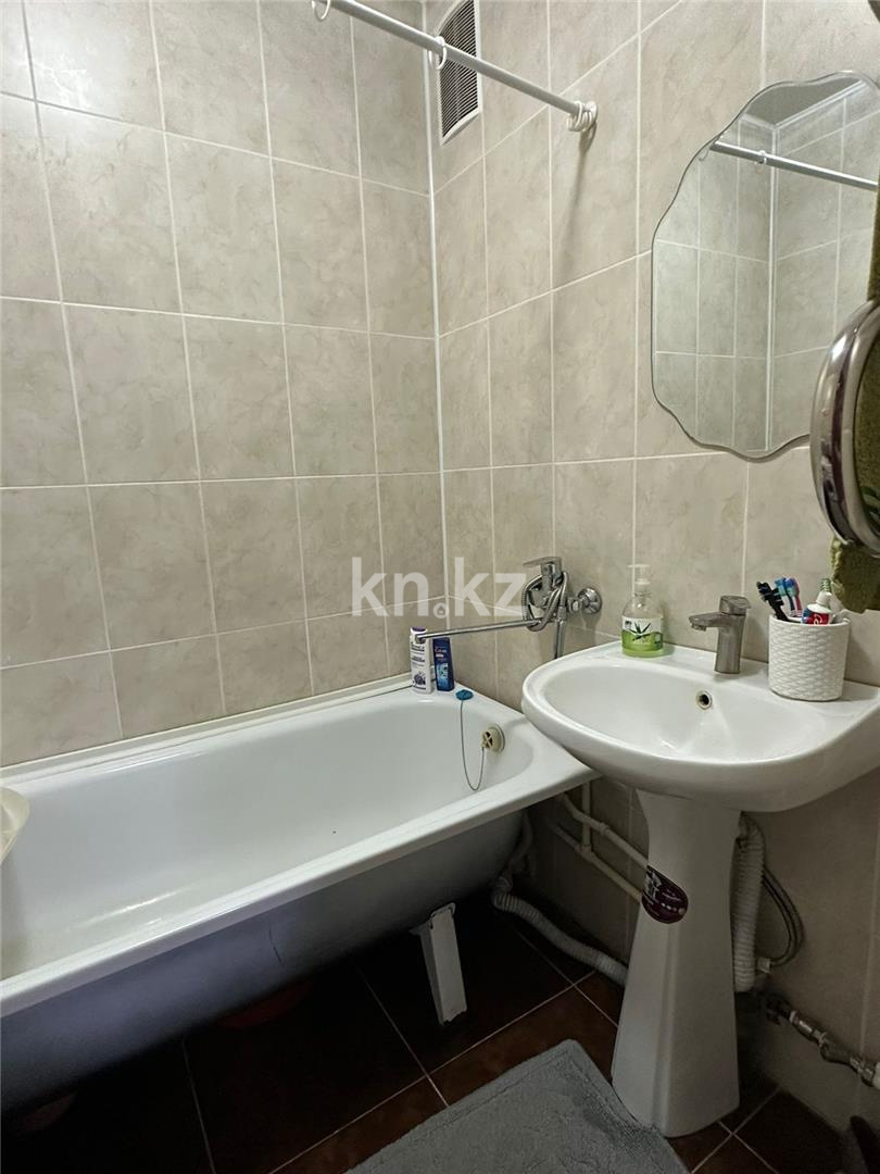 Продажа 3-комнатной квартиры, 63 м², мкр-н Голубые Пруды в Караганде - фото 5