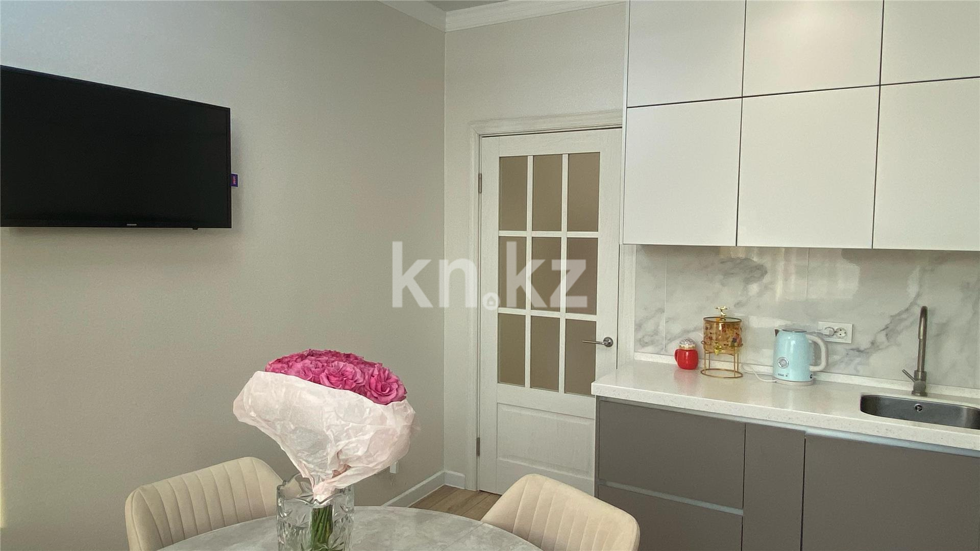 Продажа 3-комнатной квартиры, 83 м², ул. Аманжолова в Астане - фото 12