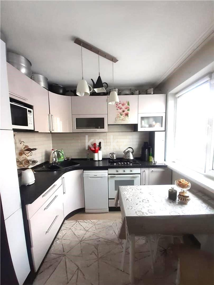 Продажа 3-комнатной квартиры, 64 м², пр. Республики - Продажа  трехкомнатных квартир в Караганде фото 5 из 9