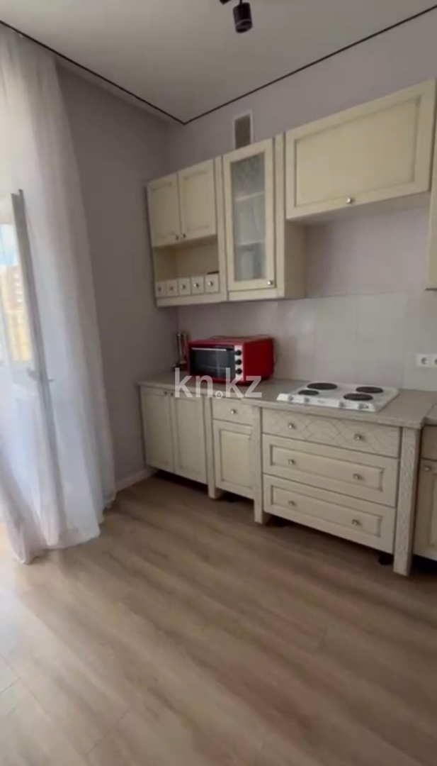 Аренда 1-комнатной квартиры, 47 м² в Астане