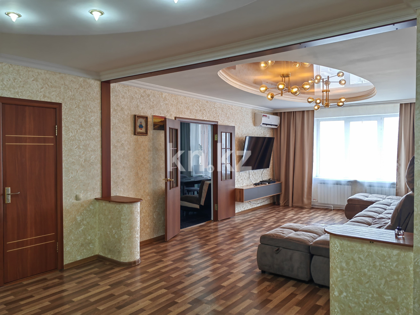 Продажа 4-комнатной квартиры, 122 м², пр. Республики, дом  40 - Продажа  четырехкомнатных квартир в Караганде фото 2 из 32