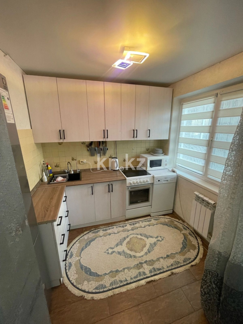 Продажа 4-комнатной квартиры, 76 м², ул. Дюсембекова, дом  37/2 - Продажа  четырехкомнатных квартир в Караганде с фото фото 3 из 9