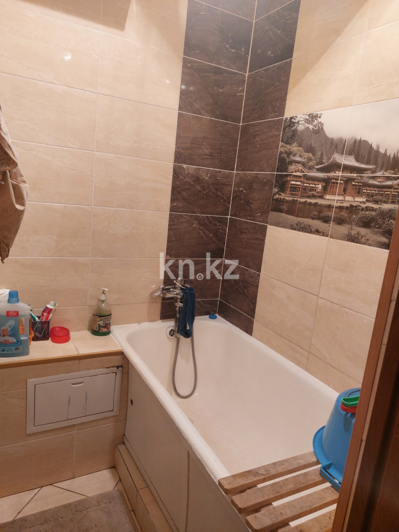 Продажа 4-комнатной квартиры, 61 м², мкр-н 14, дом  18 - Продажа  четырехкомнатных квартир в Караганде фото 20 из 24