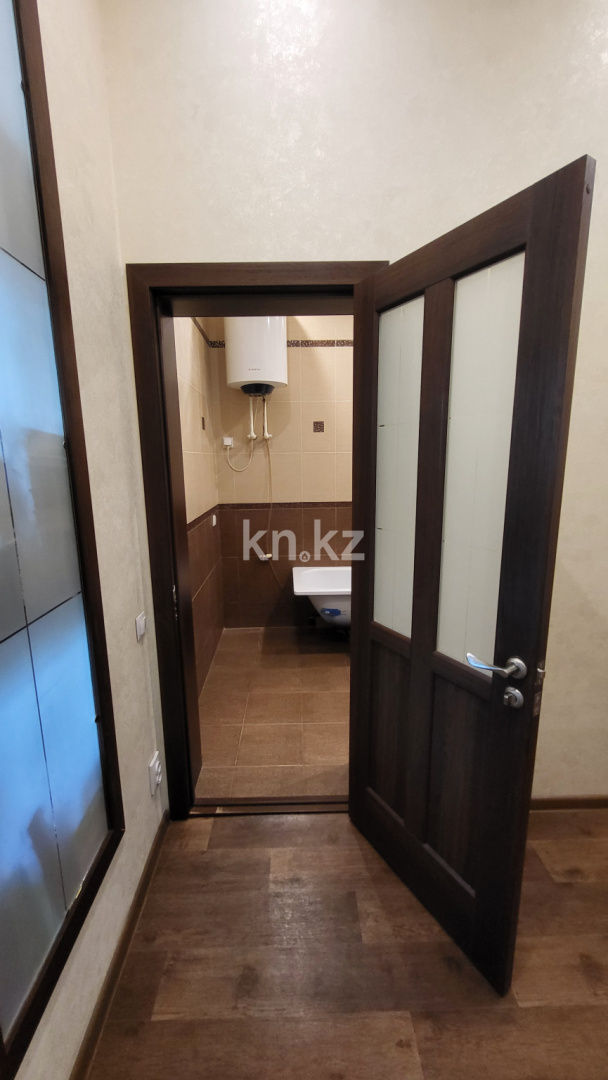 Продажа 1-комнатной квартиры, 41.3 м², ул. Абая, дом  7 - Продажа  однокомнатных квартир в Караганде фото 16 из 40