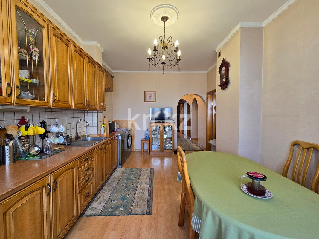 Продажа 4-комнатной квартиры, 60 м², Орбита-2 мкр-н, дом  11 - Продажа действующего бизнеса в Карагандинской области фото 4 из 28