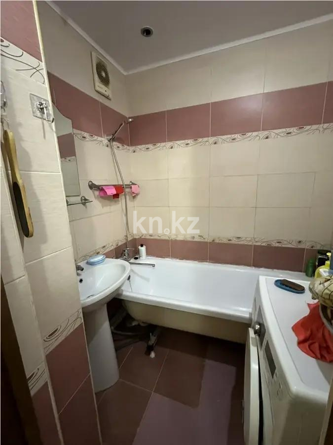 Продажа 4-комнатной квартиры, 96 м², пр. Аль-Фараби, дом  81 в Алматы