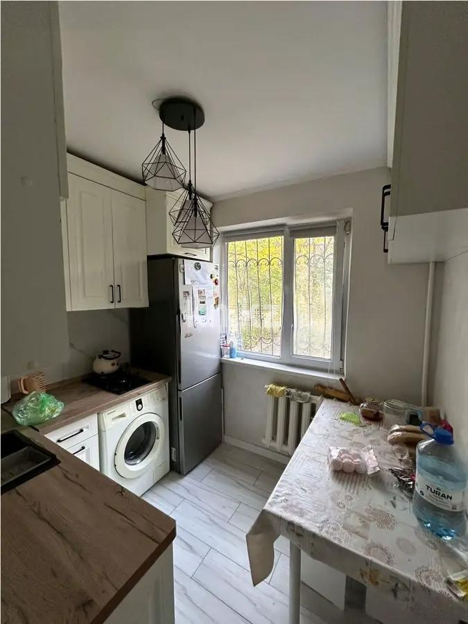 Продажа 3-комнатной квартиры, 58 м², мкр-н 8, дом  3 в Алматы - фото 4