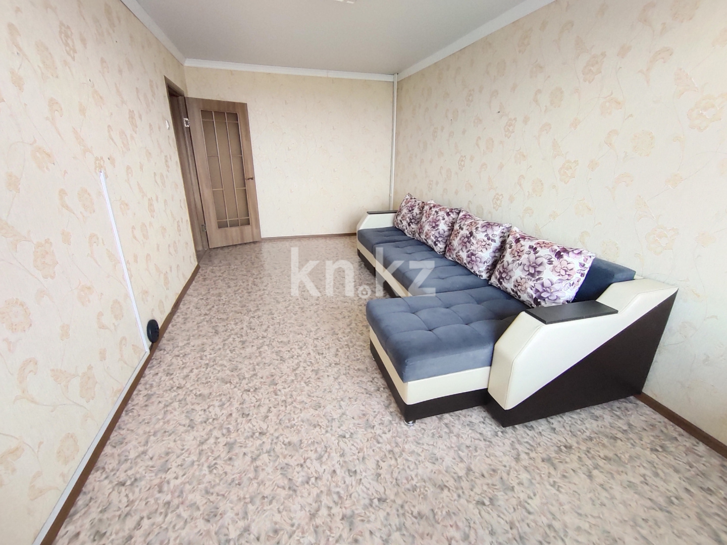Продажа 2-комнатной квартиры, 53 м², пр. Республики, дом  18/2 - Продажа квартир в Караганде фото 1 из 26