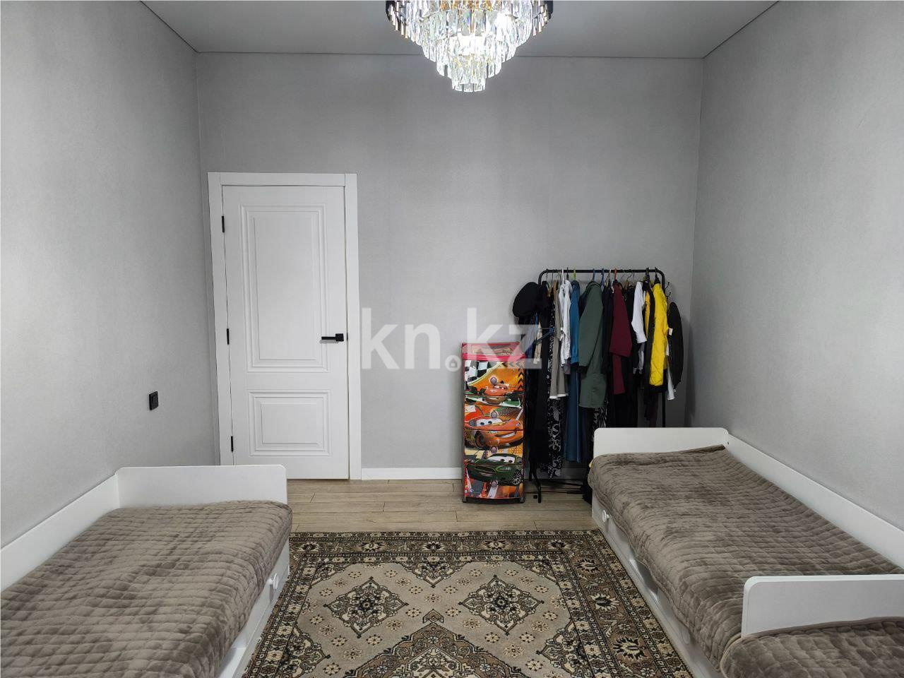 Продажа 4-комнатной квартиры, 111 м², ул. Букетова - Продажа  четырехкомнатных квартир в Караганде с фото фото 8 из 18