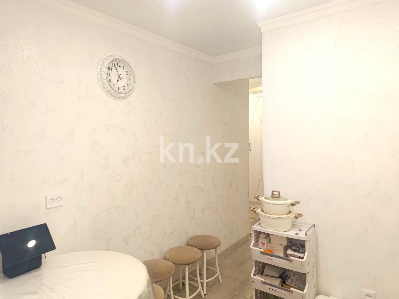 Продажа 4-комнатной квартиры, 62 м², мкр-н 21, дом  23 - Продажа  четырехкомнатных квартир в Караганде фото 13 из 17