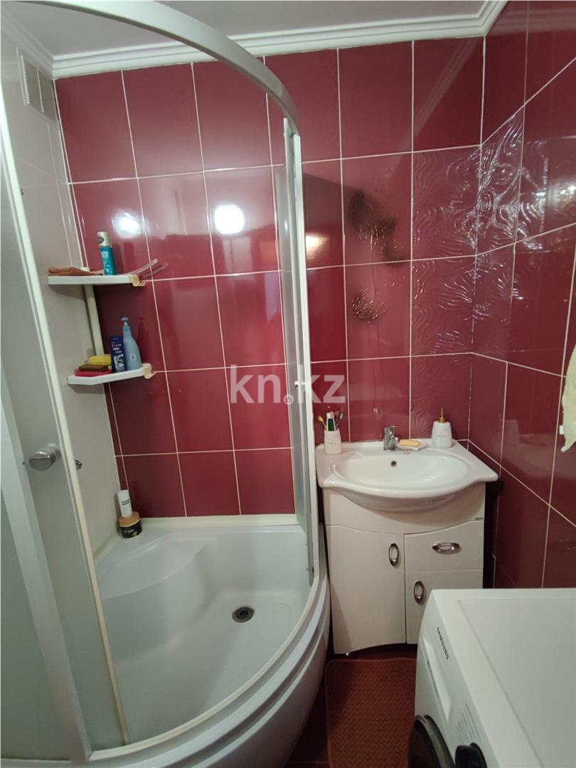 Продажа 3-комнатной квартиры, 64 м², ул. Сатыбалдина - Продажа квартир в Караганде фото 8 из 12