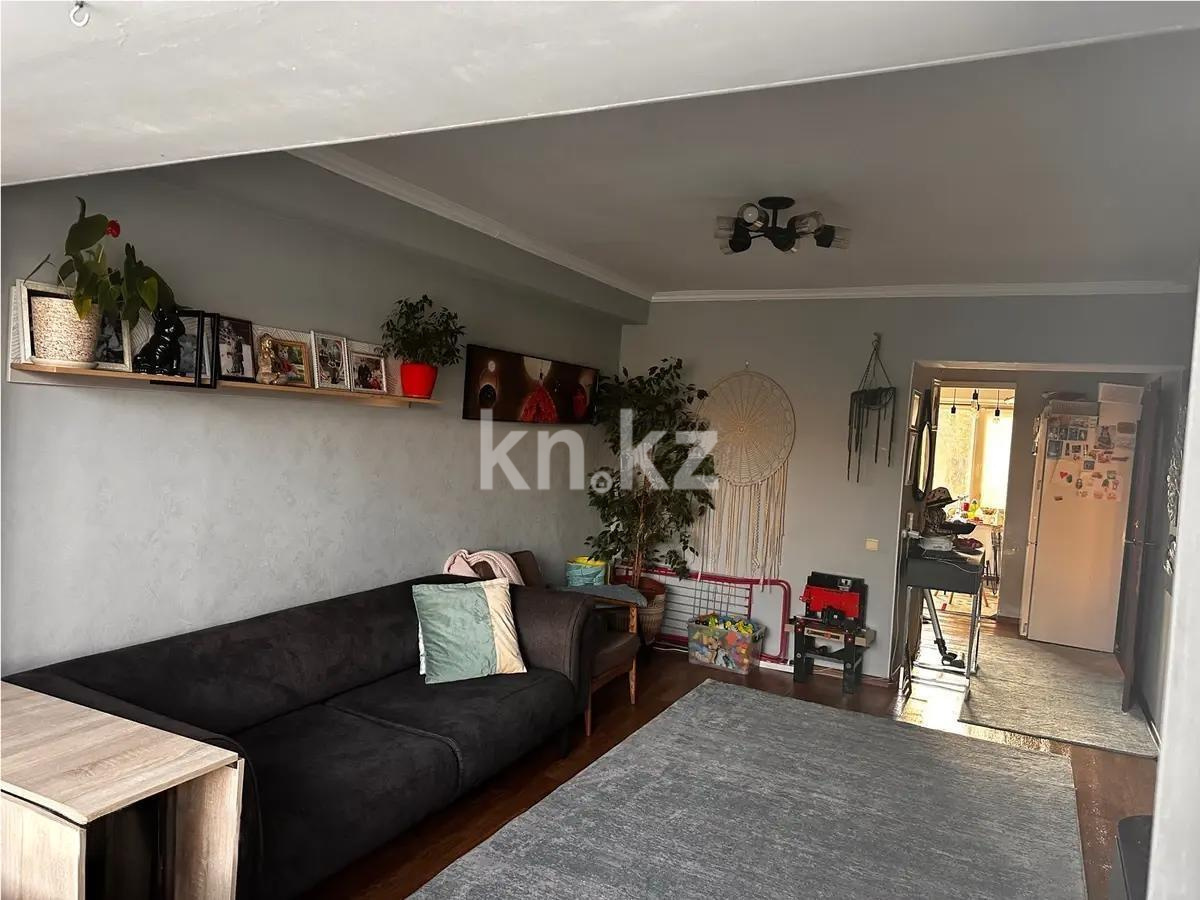 Продажа 3-комнатной квартиры, 63 м², мкр-н Алтай-2, дом  6 - Продажа квартир в Алматы фото 1 из 2