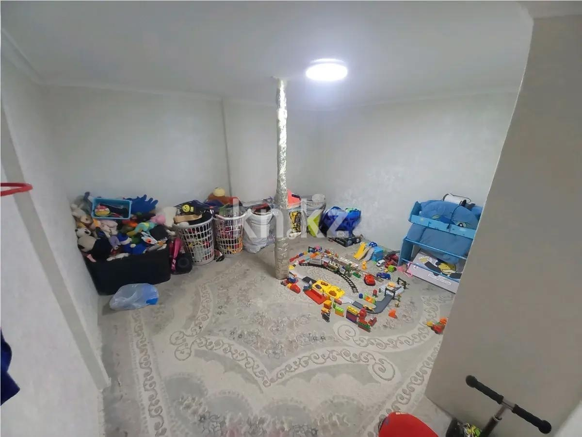 Продажа 4-комнатной квартиры, 70 м² в Караганде