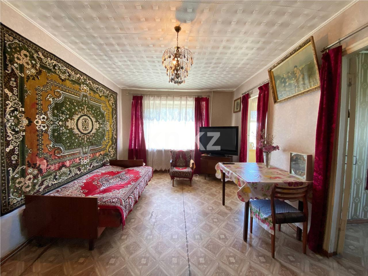 Продажа 4-комнатной квартиры, 60 м², мкр-н 21, дом  10 - Продажа квартир в Караганде фото 1 из 11