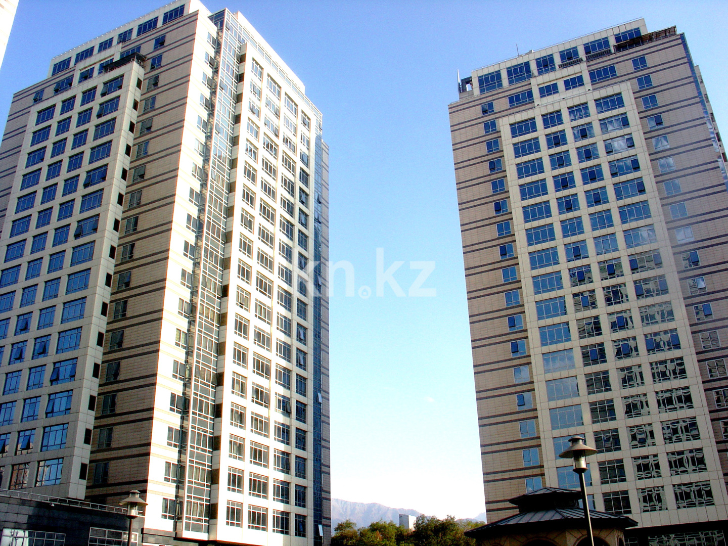 Продажа 3-комнатной квартиры, 98.2 м², бул. Бухар Жырау, дом  27/5 в Алматы - фото 8