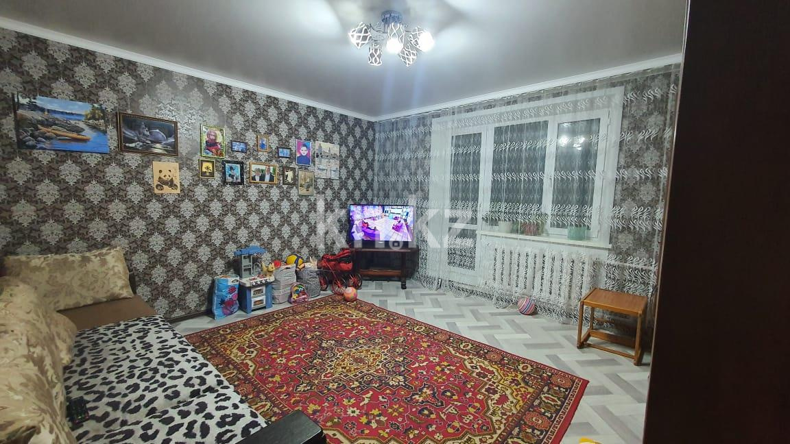 Продажа 3-комнатной квартиры, 63 м², мкр-н Голубые Пруды - Продажа квартир в Караганде фото 1 из 10
