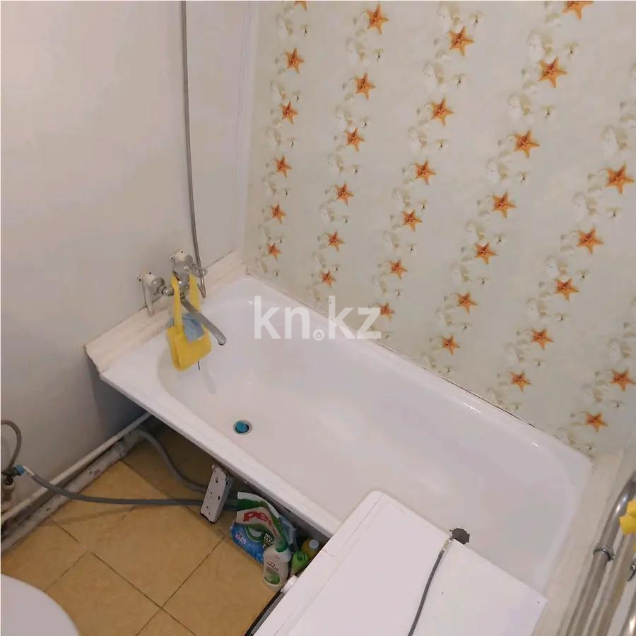 Продажа 1-комнатной квартиры, 32 м², 12 мкр., дом  14 - Продажа  однокомнатных квартир в Караганде с фото фото 3 из 3