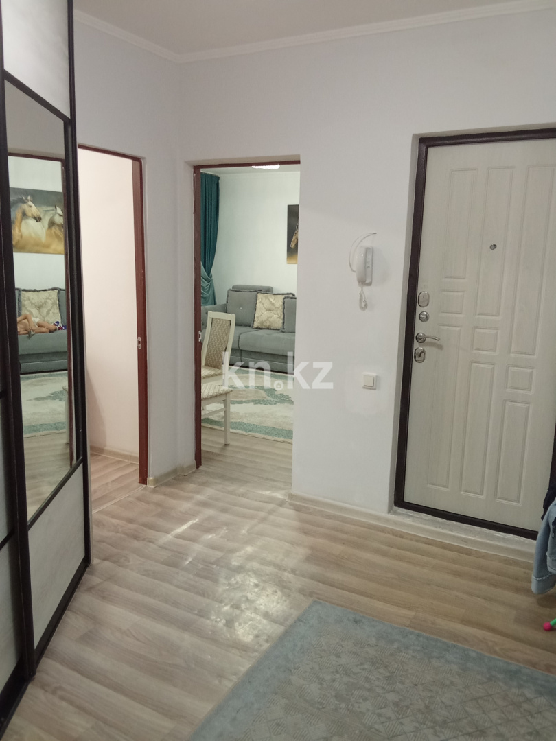 Продажа 3-комнатной квартиры, 63 м², мкр-н Степной-3, дом  7 в Караганде - фото 4