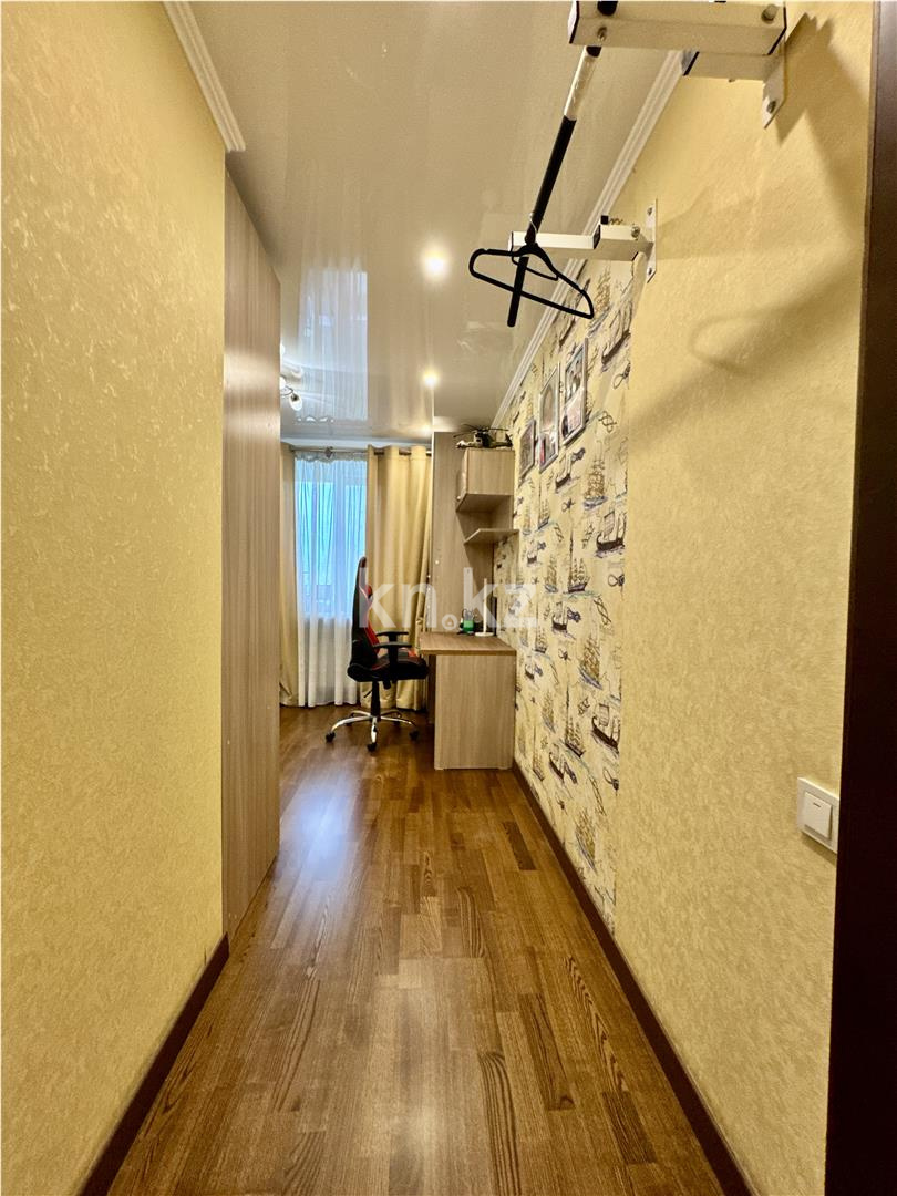 Продажа 4-комнатной квартиры, 93 м², ул. Аманжолова, дом  71 - Продажа  четырехкомнатных квартир в Караганде фото 25 из 35