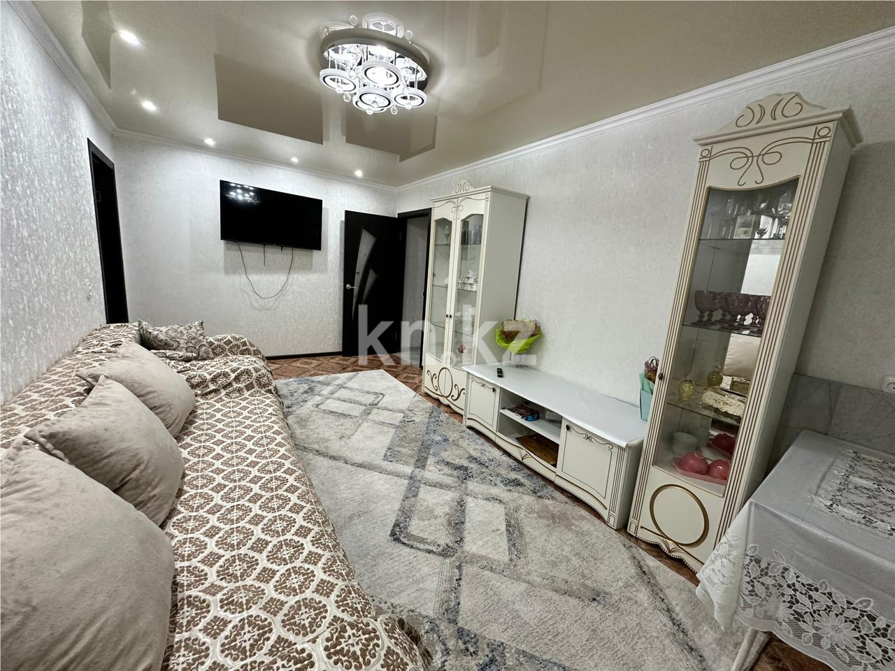 Продажа 3-комнатной квартиры, 58 м², мкр-н 12 - Продажа  трехкомнатных квартир в Караганде фото 1 из 14