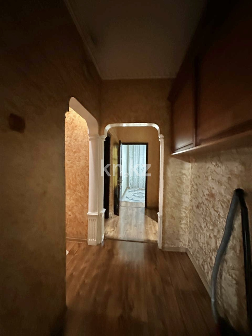 Аренда 3-комнатной квартиры, 75 м², мкр. Аксай-1 - Аренда  трехкомнатных квартир помесячно в Алматы фото 16 из 19