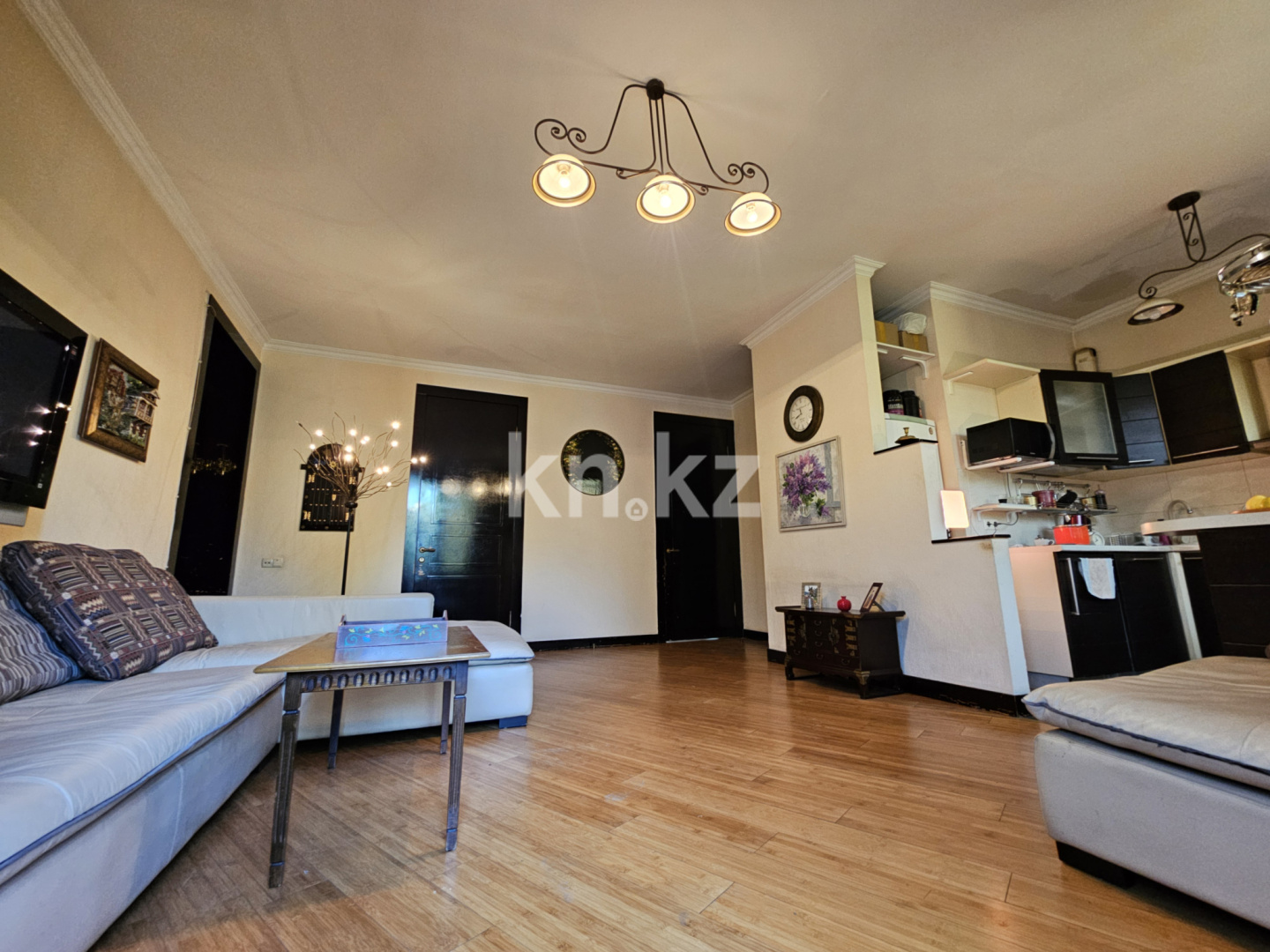 Продажа 3-комнатной квартиры, 80.7 м², ул. Желтоксан в Алматы - фото 10