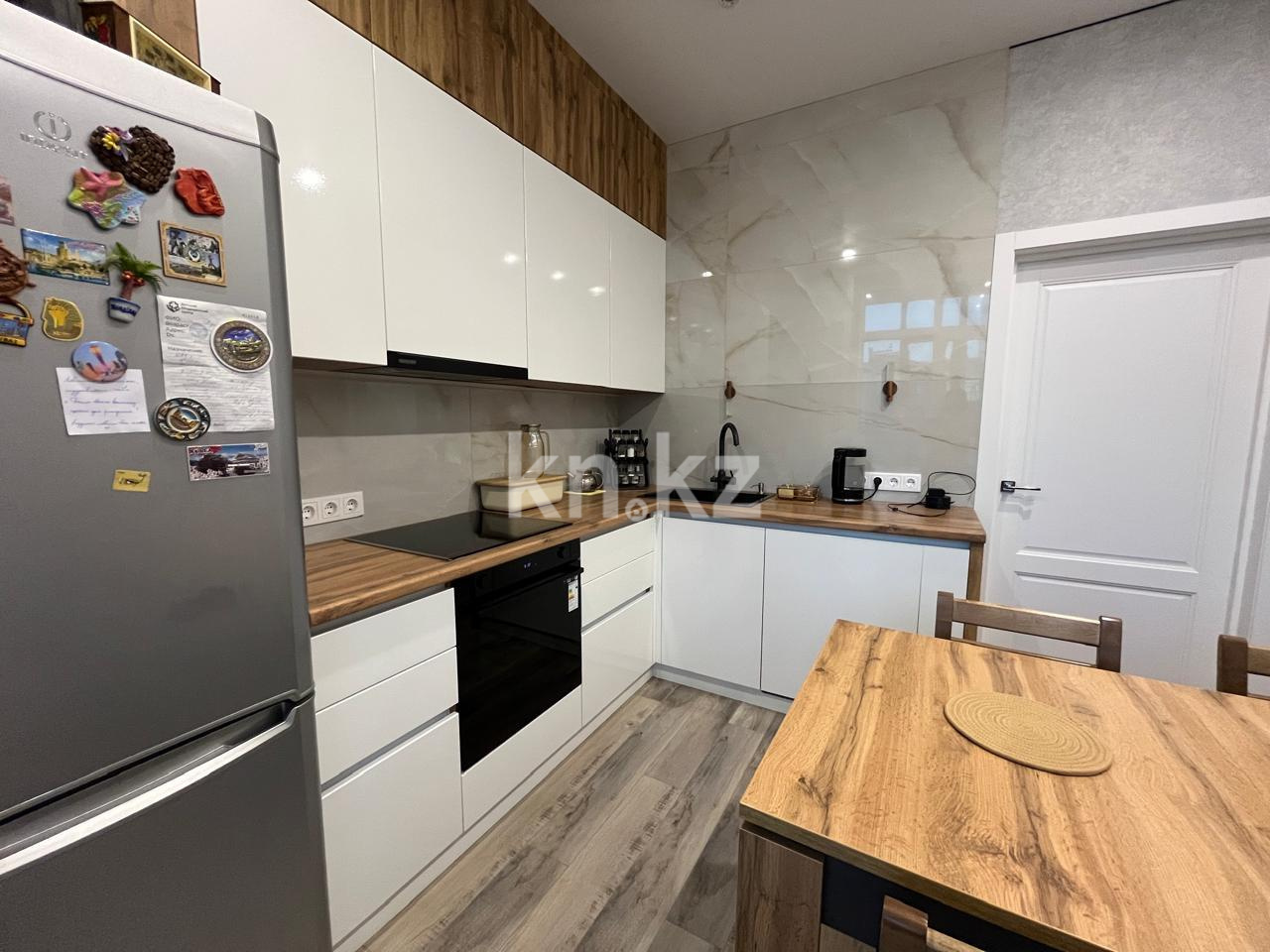 Продажа 3-комнатной квартиры, 89 м², ул. Букетова - Продажа  трехкомнатных квартир в Караганде с фото фото 1 из 17