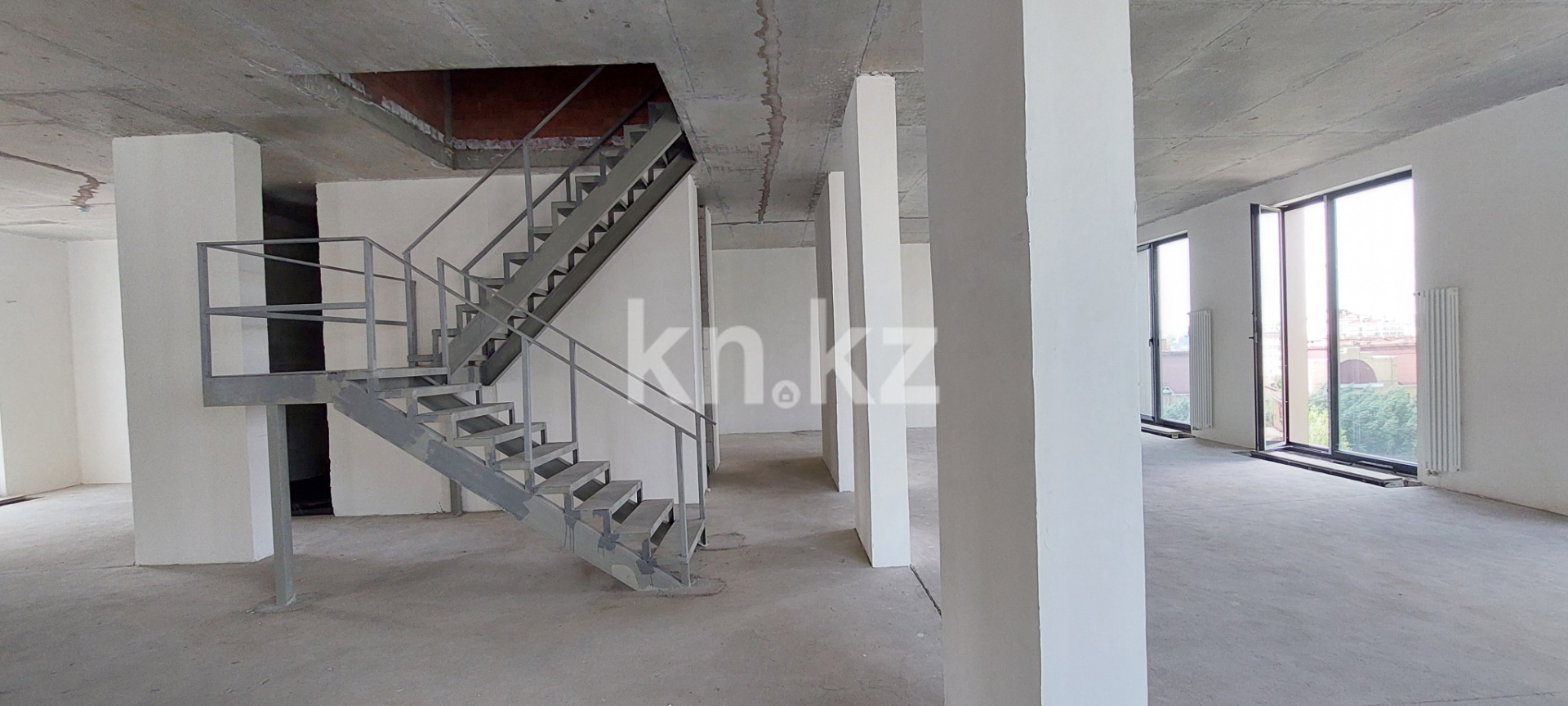 Продажа 5-комнатной квартиры, 270 м² - Продажа пятикомнатных и более квартир в кирпичном доме в Астане фото 16 из 18