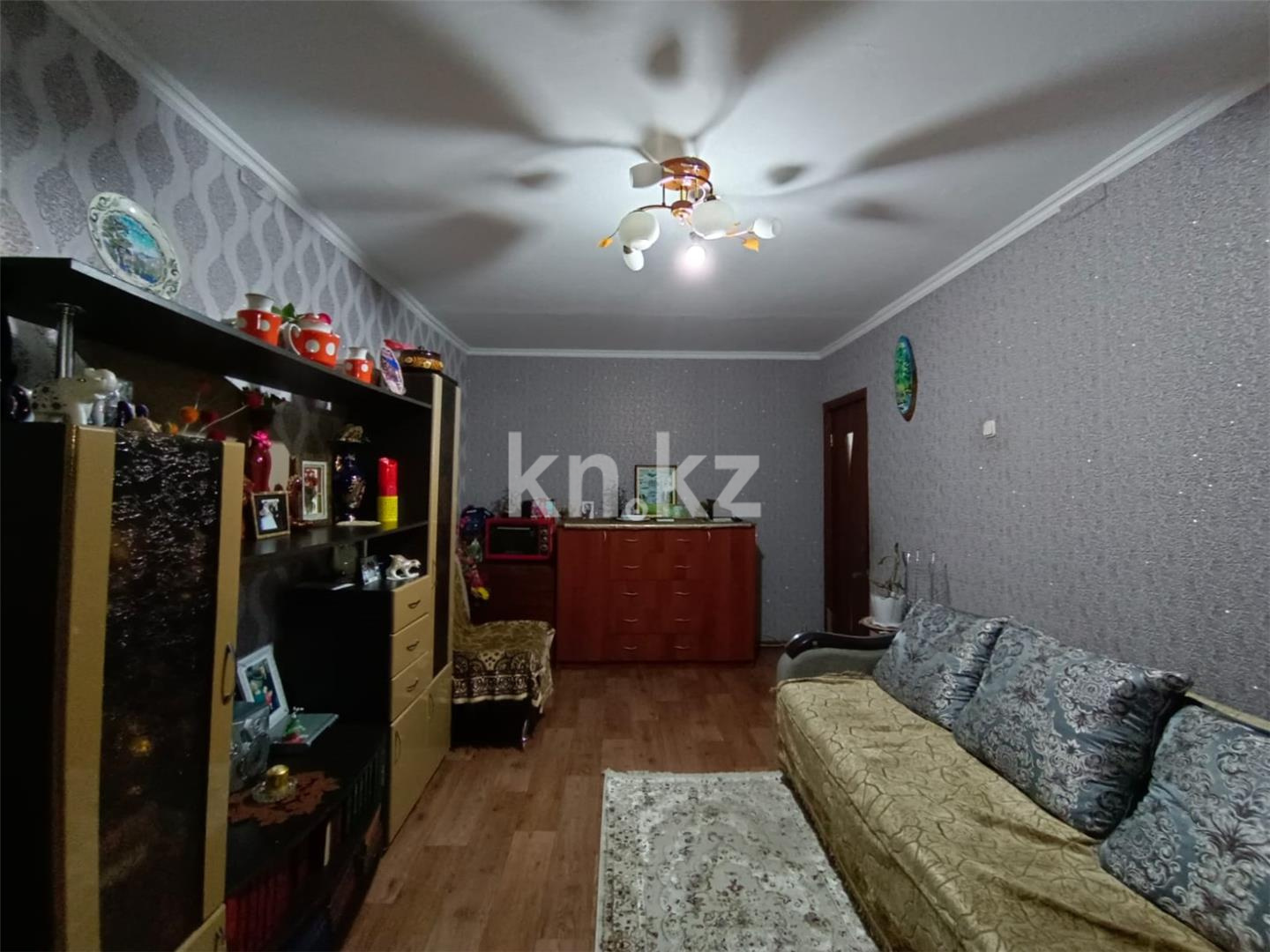 Продажа 3-комнатной квартиры, 62 м², мкр-н 23 - Продажа квартир в Караганде фото 2 из 16