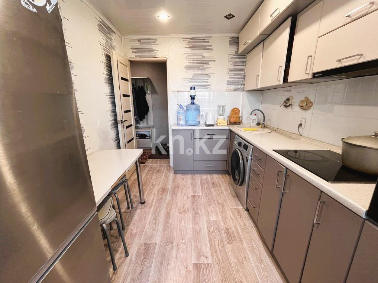 Продажа 4-комнатной квартиры, 75 м², пр. Республики, дом  18 - Продажа  четырехкомнатных квартир в Караганде фото 10 из 24