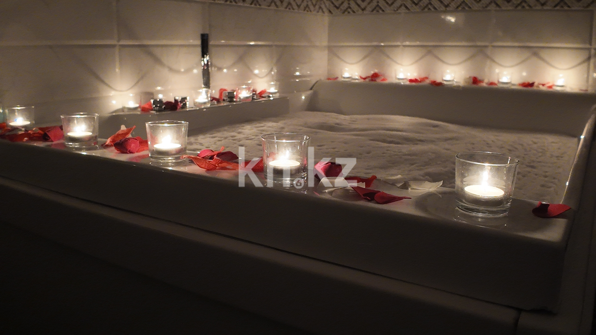 Аренда 1-комнатной квартиры посуточно, 54 м² в Алматы - фото 12